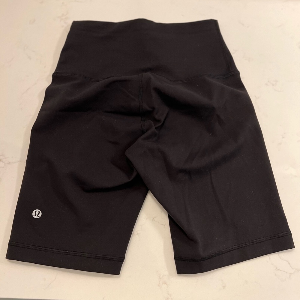 Lululemon Wunder Train Contour Fit High-Rise Short